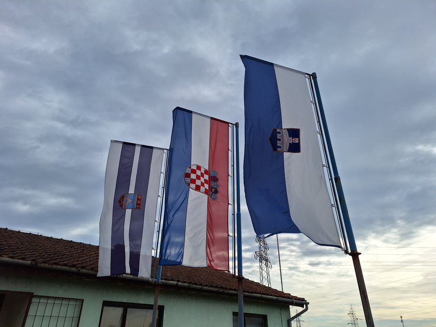 File:Mjesni odbor, Brijest (1).jpg