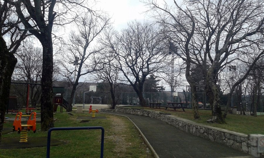 File:Kukuljanovo - Playground - panoramio.jpg