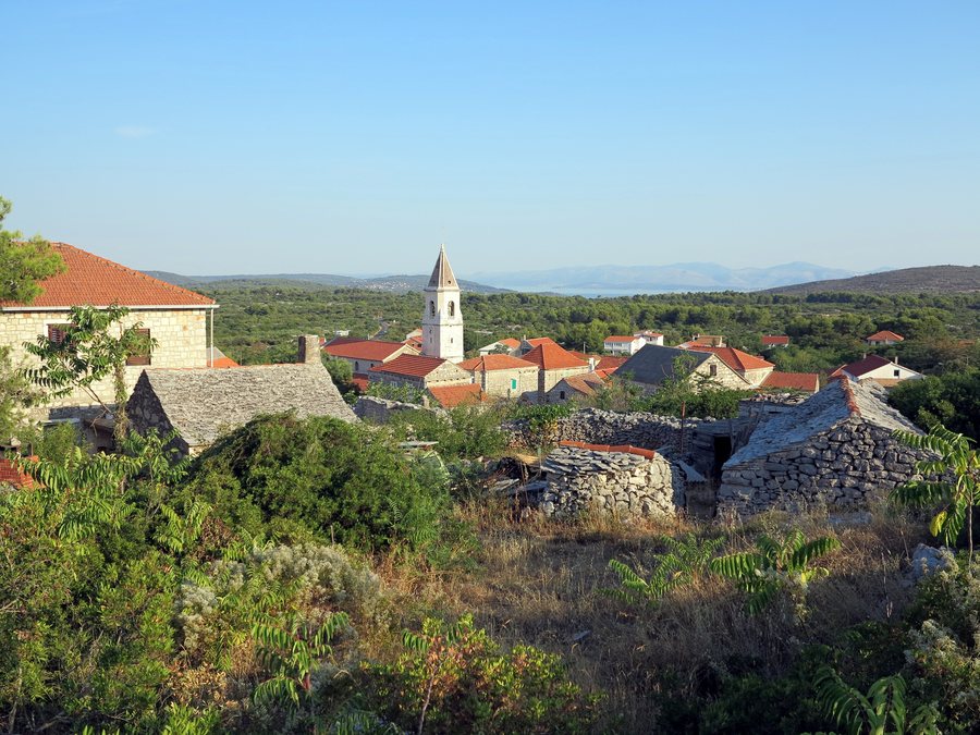 File:Šolta Gornje Selo Hrvatska 2012 a.jpg