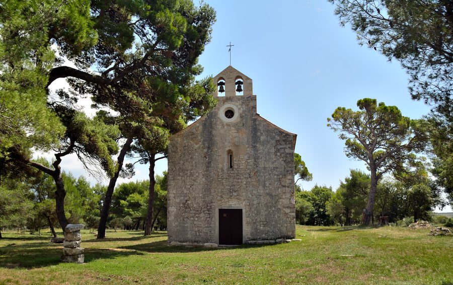 File:SVETI ROKO TURANJ - panoramio.jpg