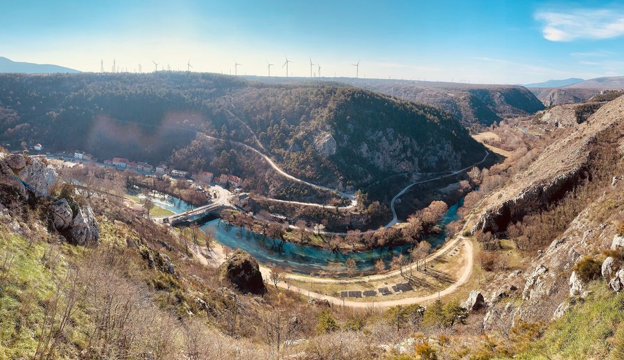 File:Drniš & Knin 12 45 49 602000.jpeg