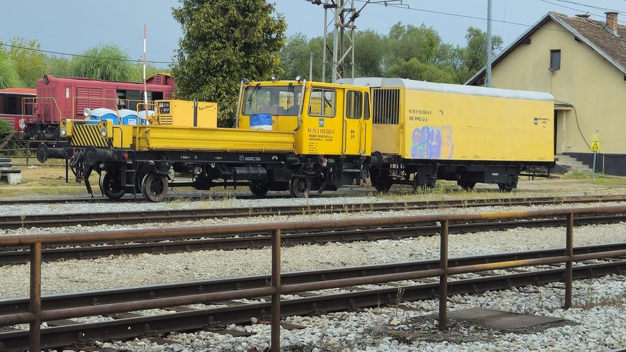 File:Lokomotiva 99 78 9 485 563-1, Novska.jpg