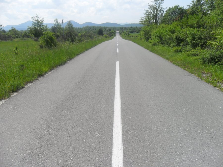 File:Road D522 between Udbina and Lovinac, Croatia.jpg