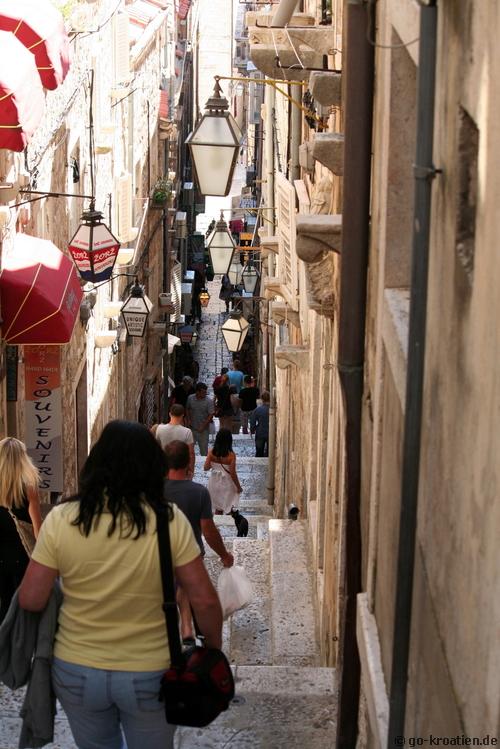 Treppen in einer Altstadtgasse in Dubrovnik